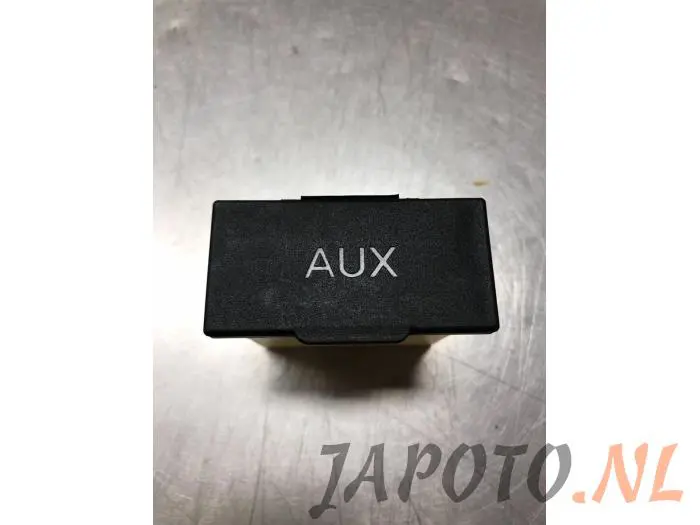 AUX / USB-Anschluss Mitsubishi Lancer