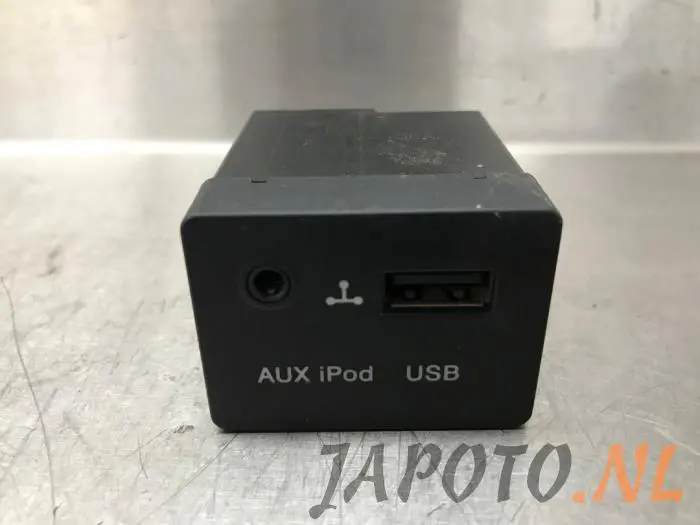 AUX / USB-Anschluss Kia Pro Cee'd