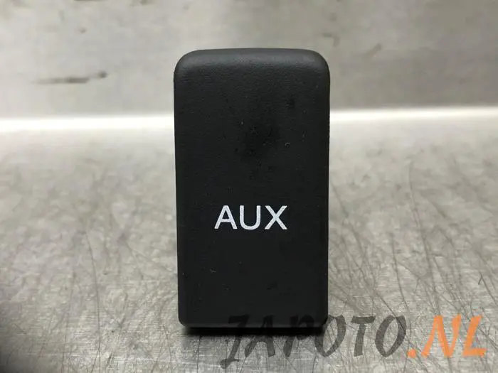 AUX / USB-Anschluss Honda HR-V